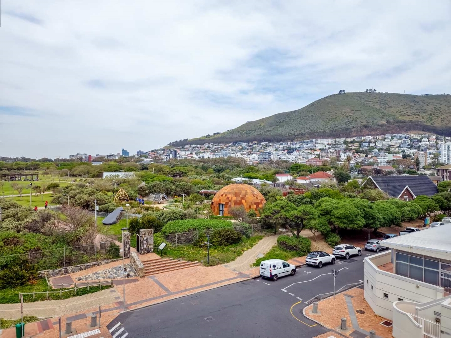 1 Bedroom Property for Sale in Mouille Point Western Cape